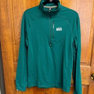 REI Swiftland lightweight running pullover half zip. Men’s Size medium. Green